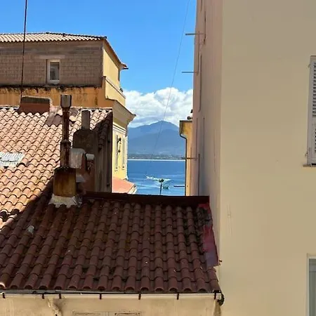 T2 Hyper Centre Apartment *